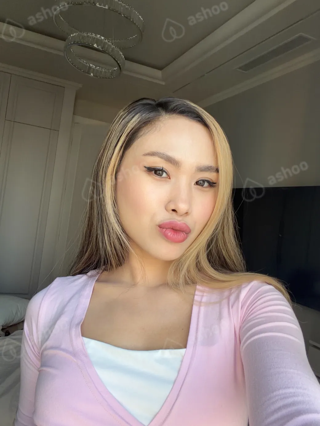 Sugar Baby KIRA